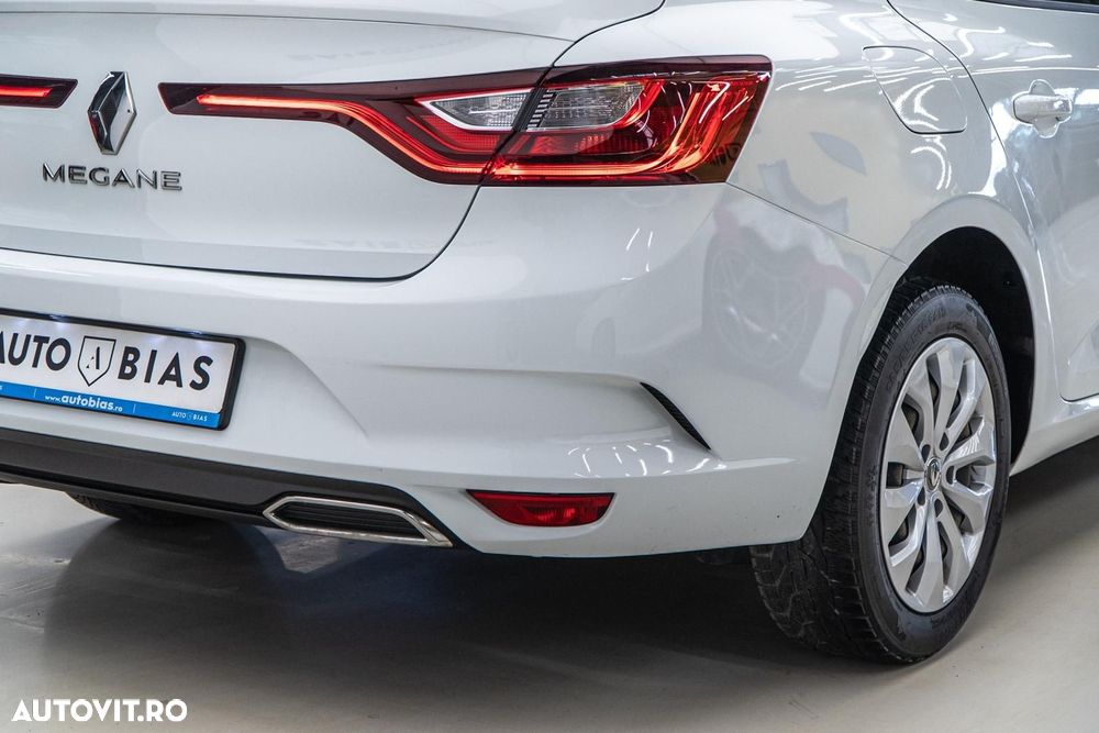Renault Megane TCE 114 GPF Zen - 38