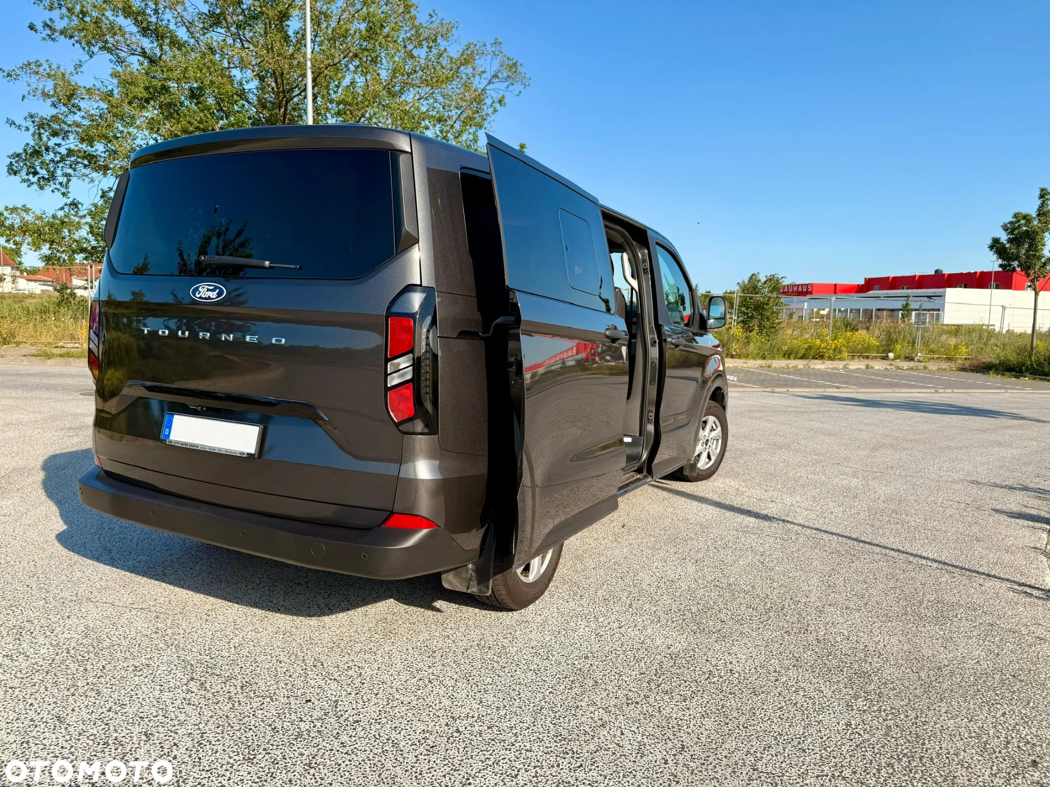 Ford Tourneo Custom 2.0 EcoBlue L1 Trend - 4