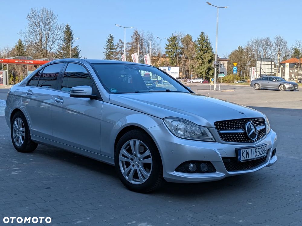 Mercedes-Benz Klasa C 180 7G-TRONIC - 3