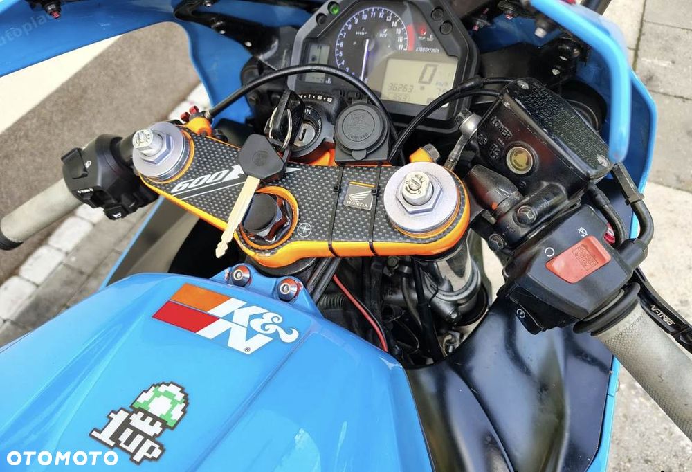 Honda CBR - 9