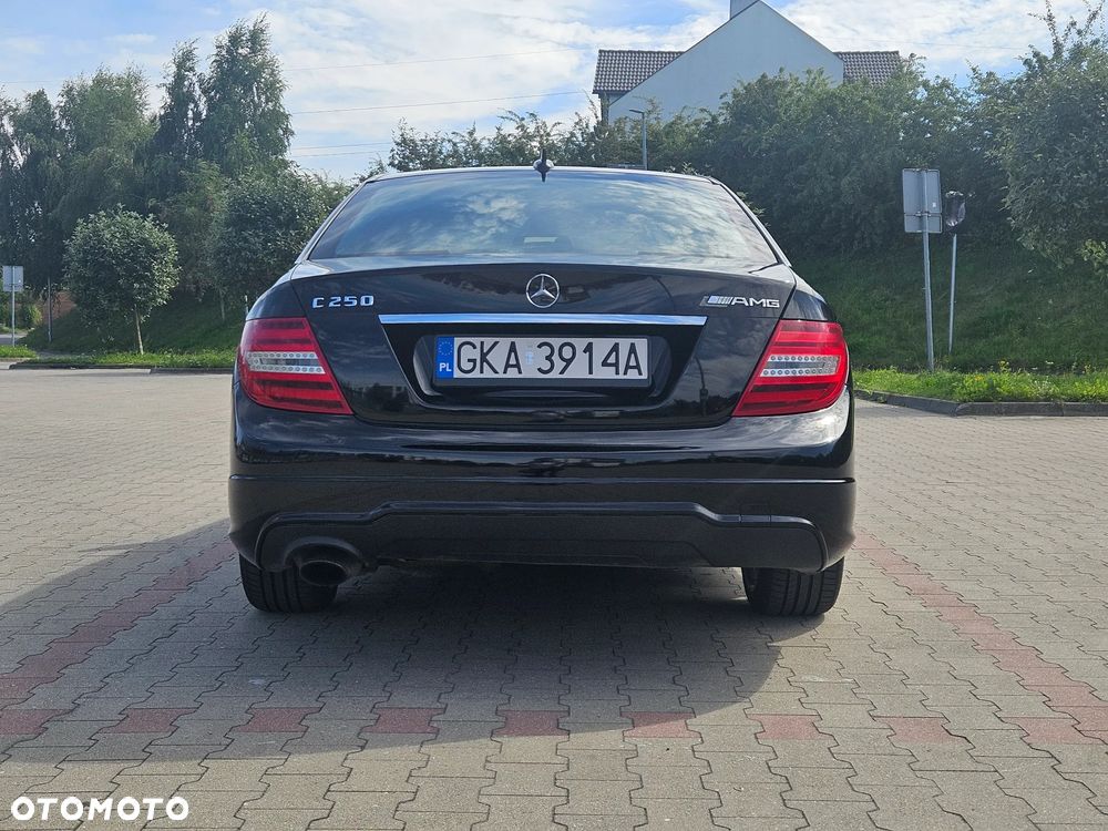 Mercedes-Benz Klasa C 250 CGI BlueEff Avantgarde - 6