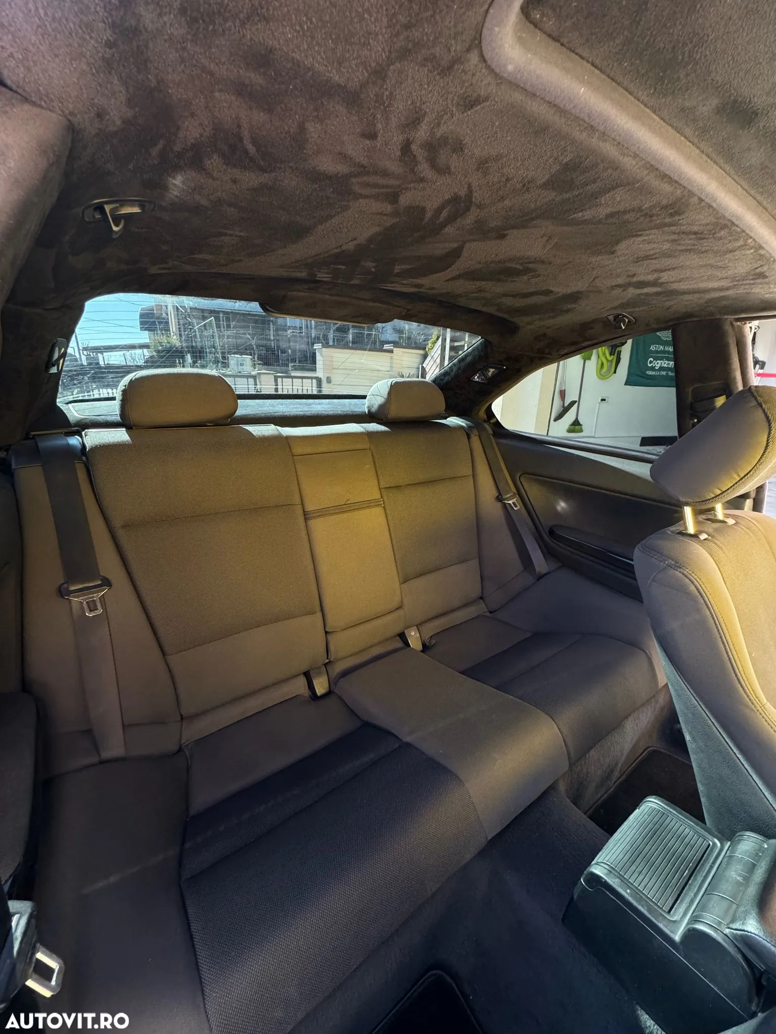 BMW Seria 3 318 i Coupe - 9
