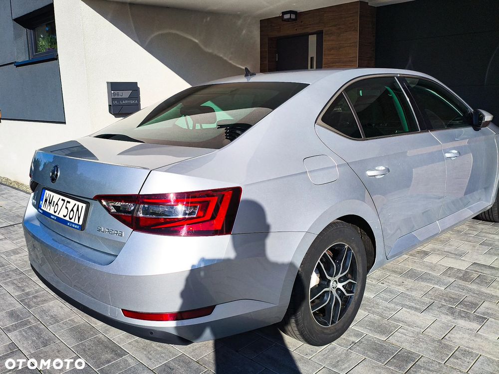 Skoda Superb 2017 photo 5