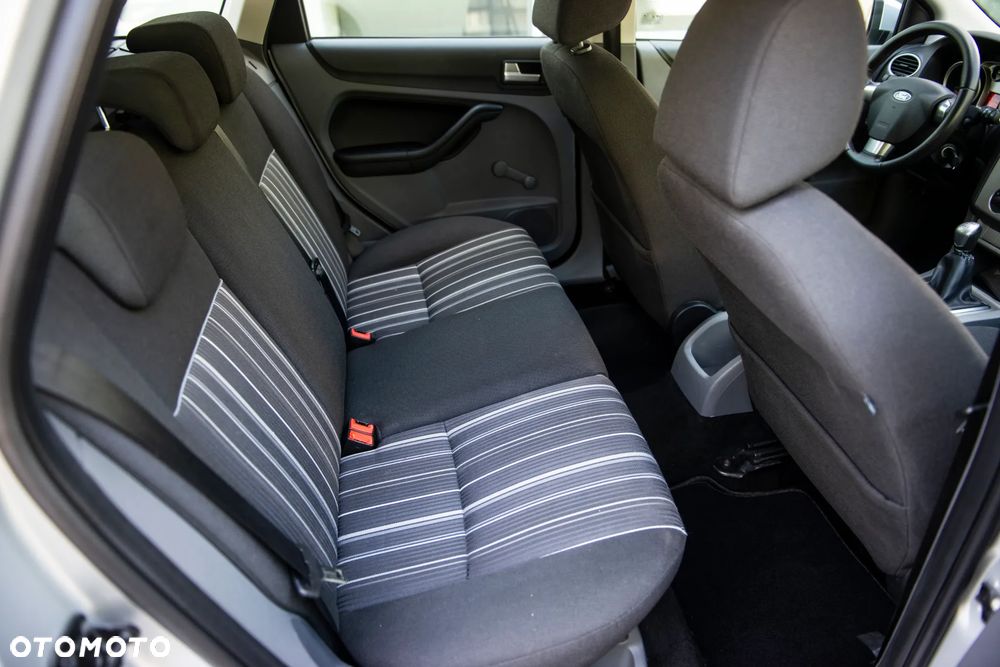 Ford Focus 1.6 16V Style - 23