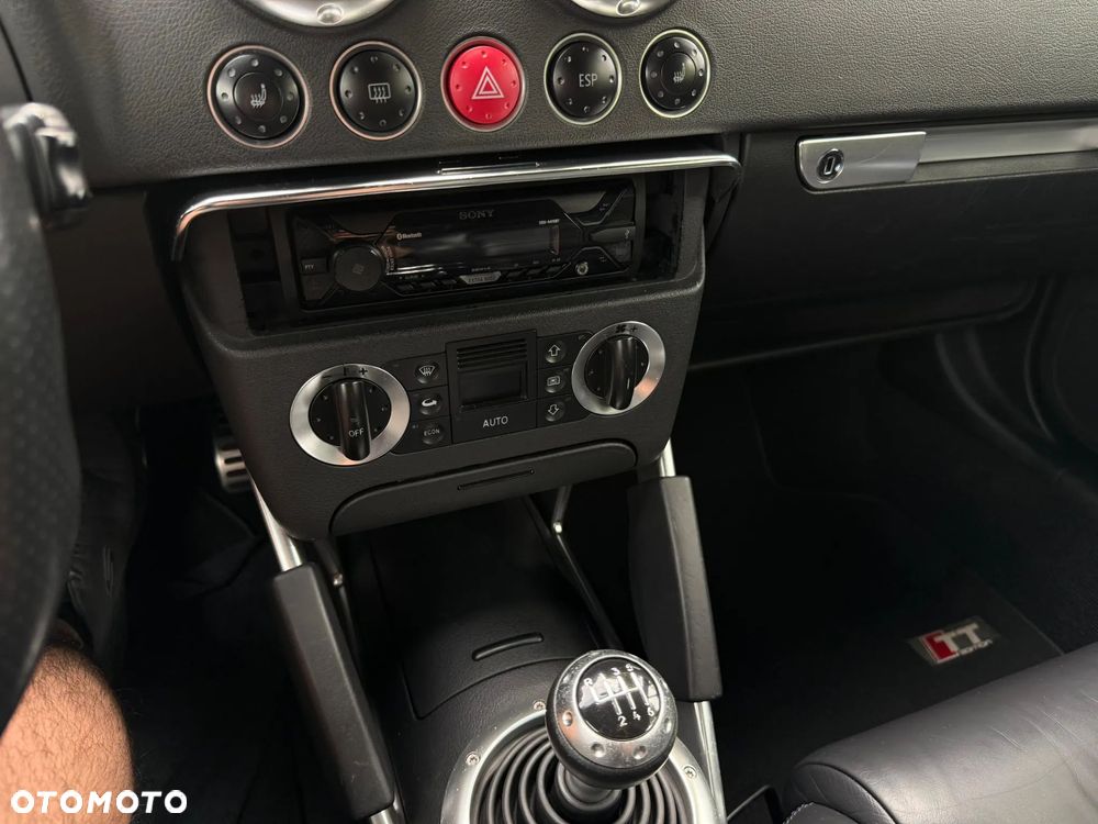 Audi TT Coupé - 16