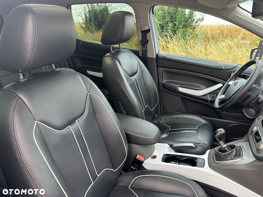 Ford Kuga 2.0 TDCi 4x4 Individual - 14