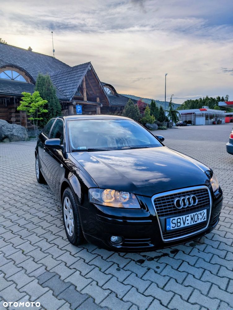 Audi A3 3-drzwiowe 1.6 Attraction - 1