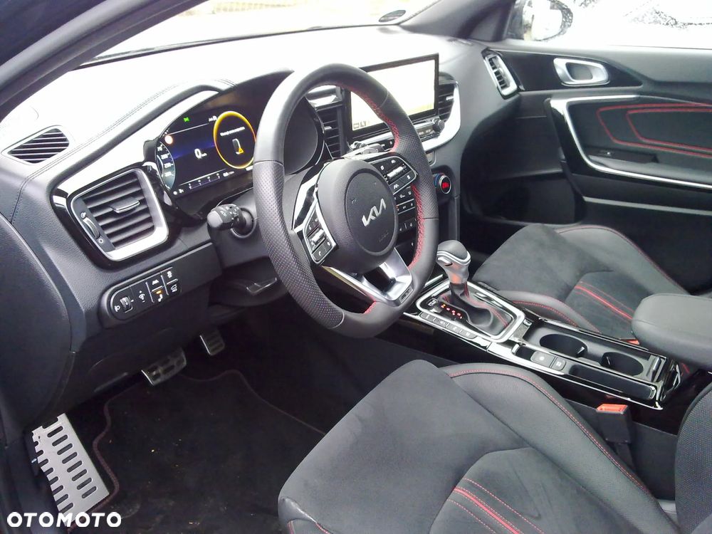 Kia ProCeed 1.6 T-GDI GT DCT - 26