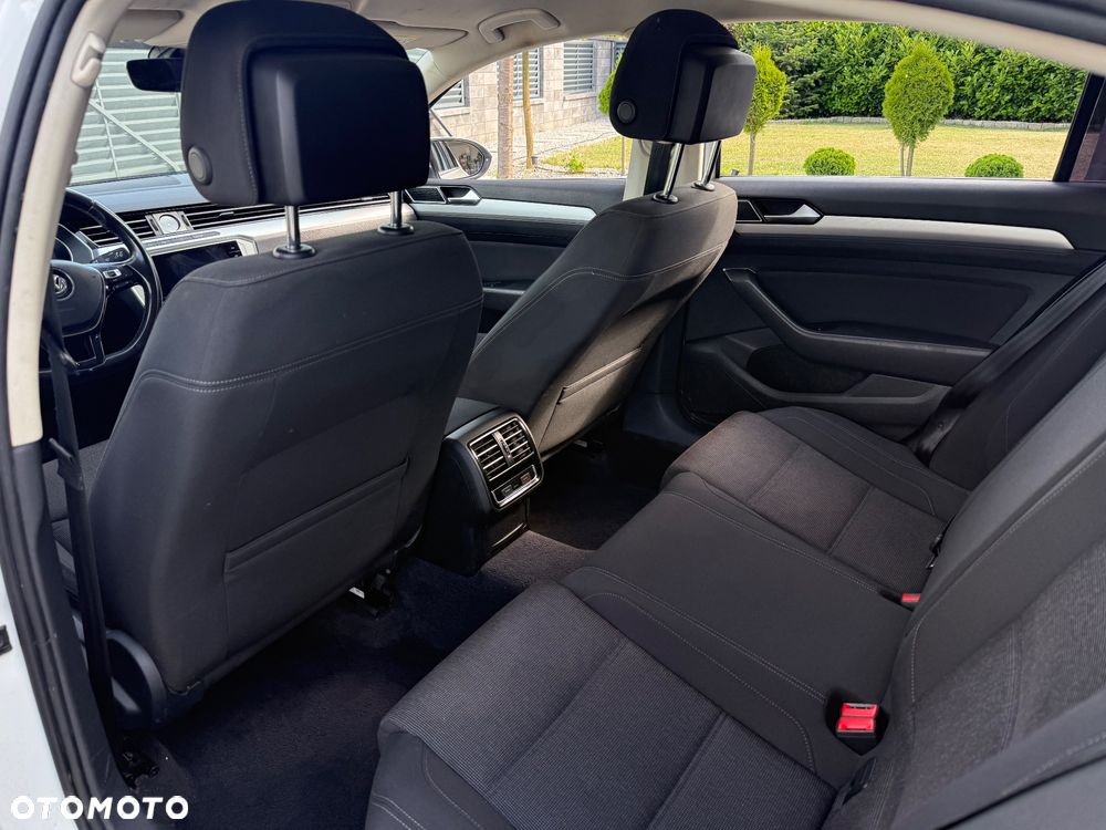 Volkswagen Passat 2.0 TDI BMT Comfortline - 13