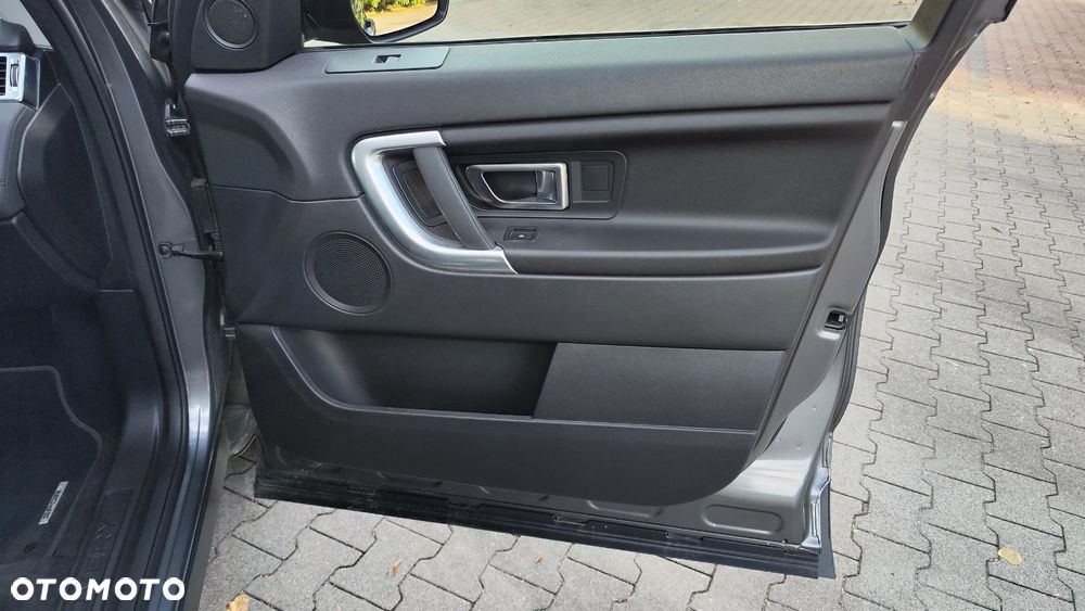 Land Rover Discovery Sport 2.0 TD4 HSE - 32