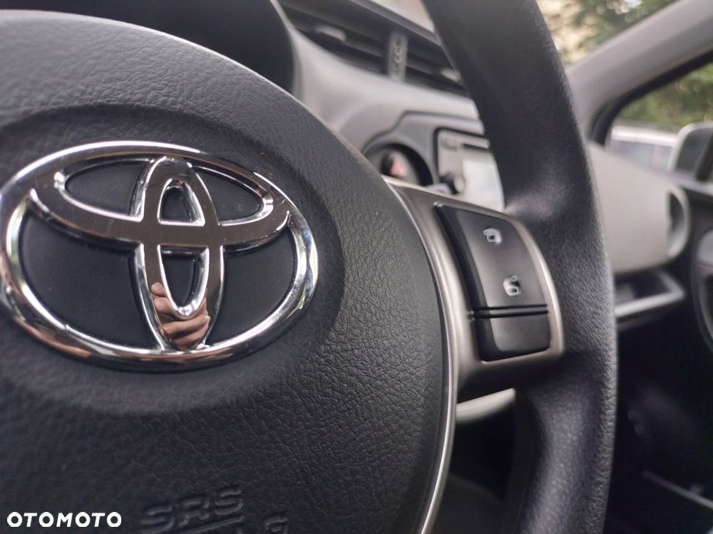 Toyota Yaris - 25