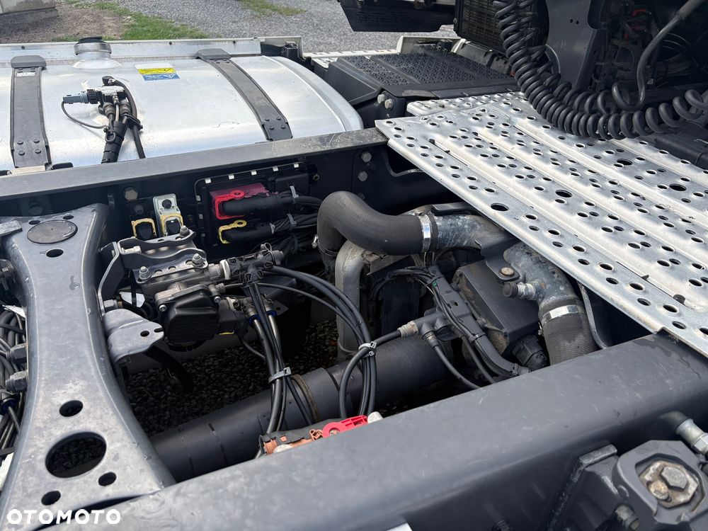 Scania R 450 | RETARDER | FULL LED | CAŁA NA PODUSZKACH | KLIMA POSTOJOWA | DWA ZBIORNIKI | NAWIGACJA | NOWE SPRZĘGŁO | SPROWADZONA | SUPER STAN - 9