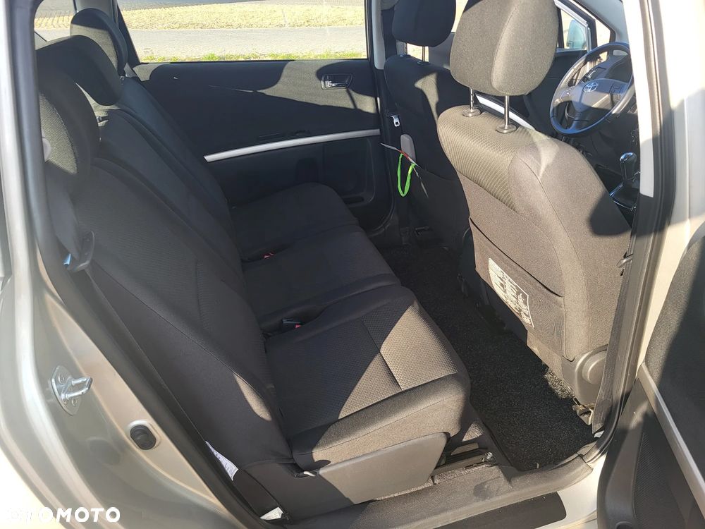 Toyota Corolla Verso 1.8 Sol 7os - 6