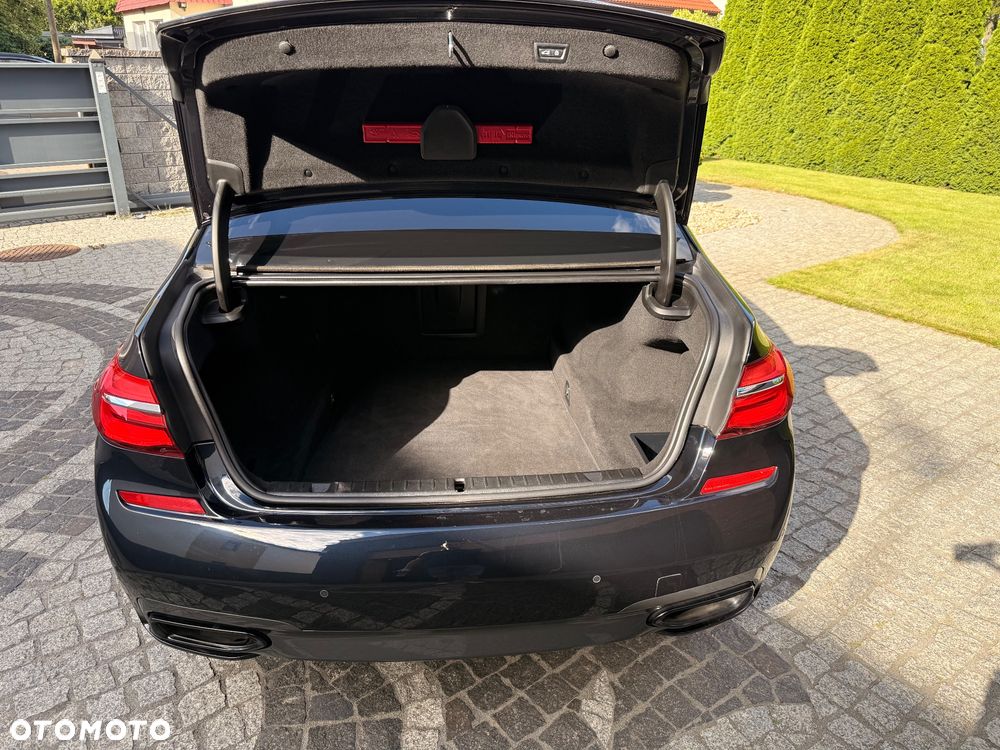 BMW Seria 7 750Li - 18