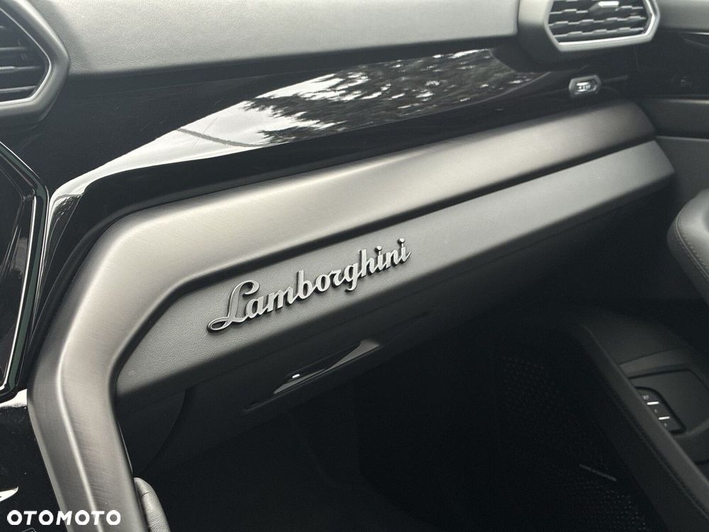 Lamborghini Urus - 16