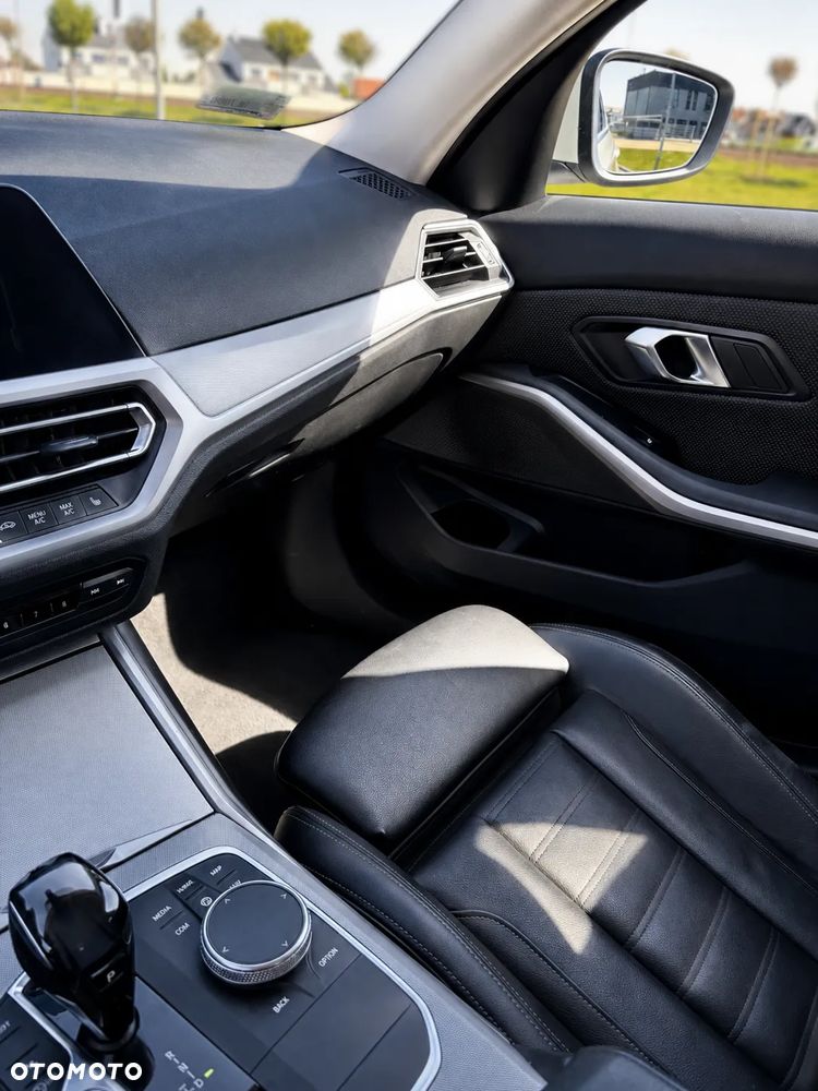 BMW Seria 3 320d - 9