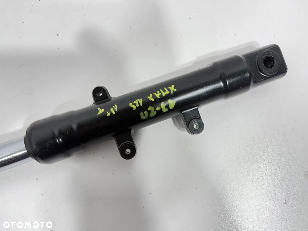 Laga lagi goleń   Yamaha X-Max 125 17-21R - 2