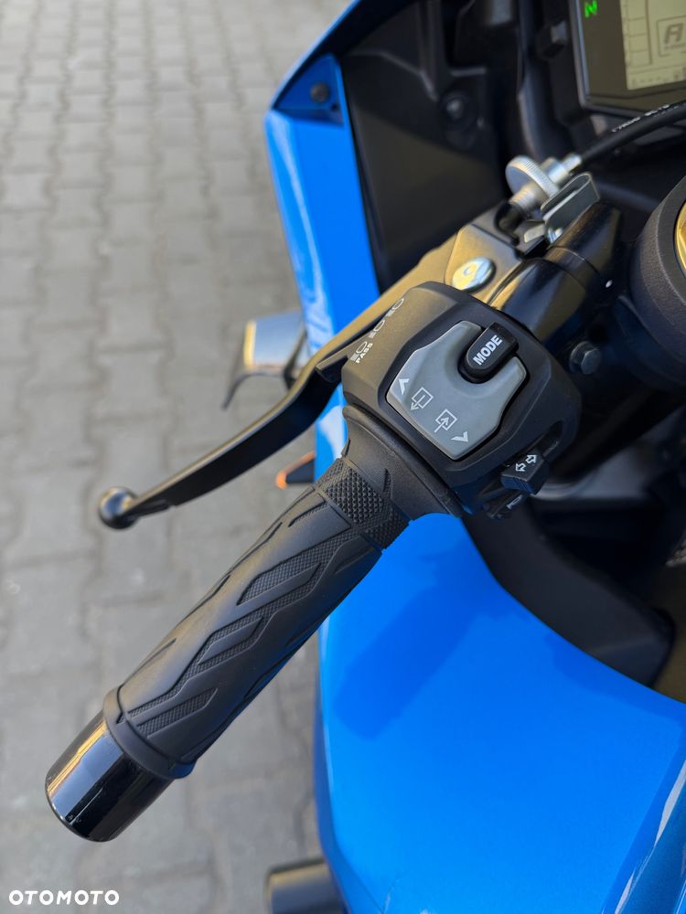 Suzuki GSX-R - 38