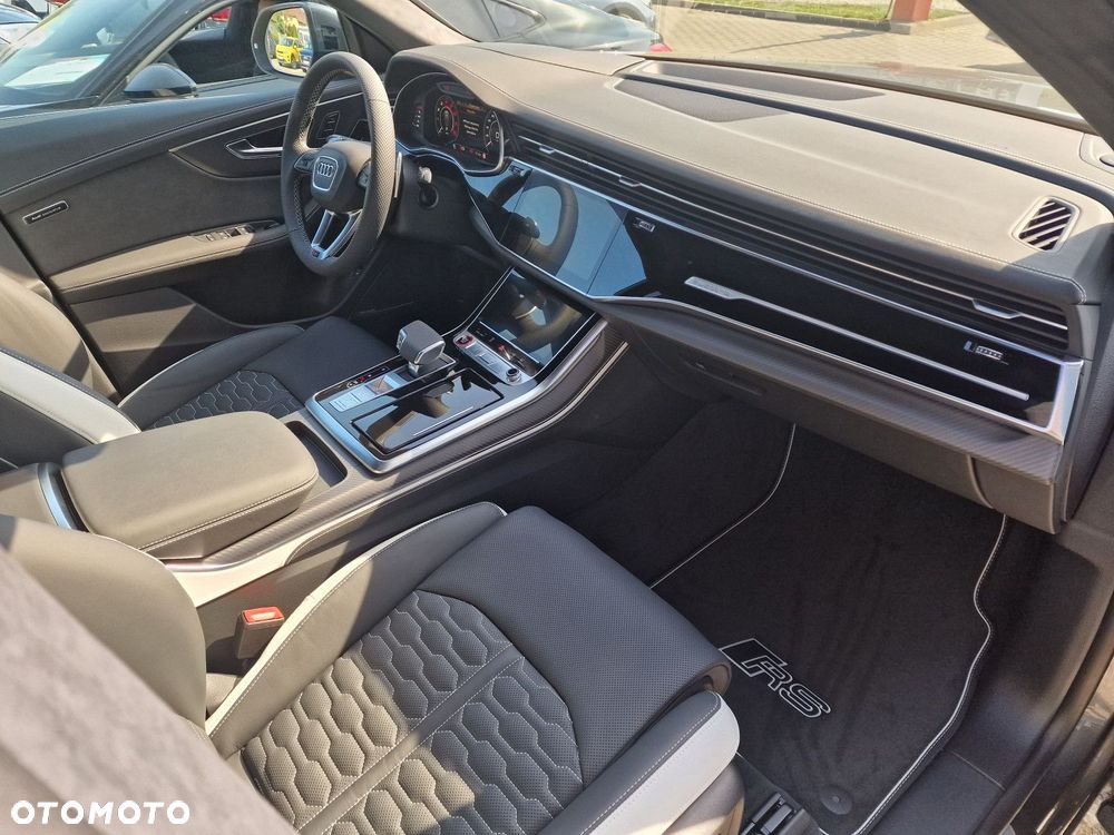 Audi RS Q8 - 10