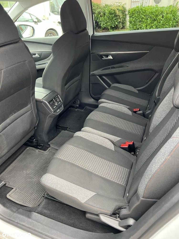 Peugeot 5008 - 12