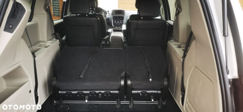 Dodge Grand Caravan - 15