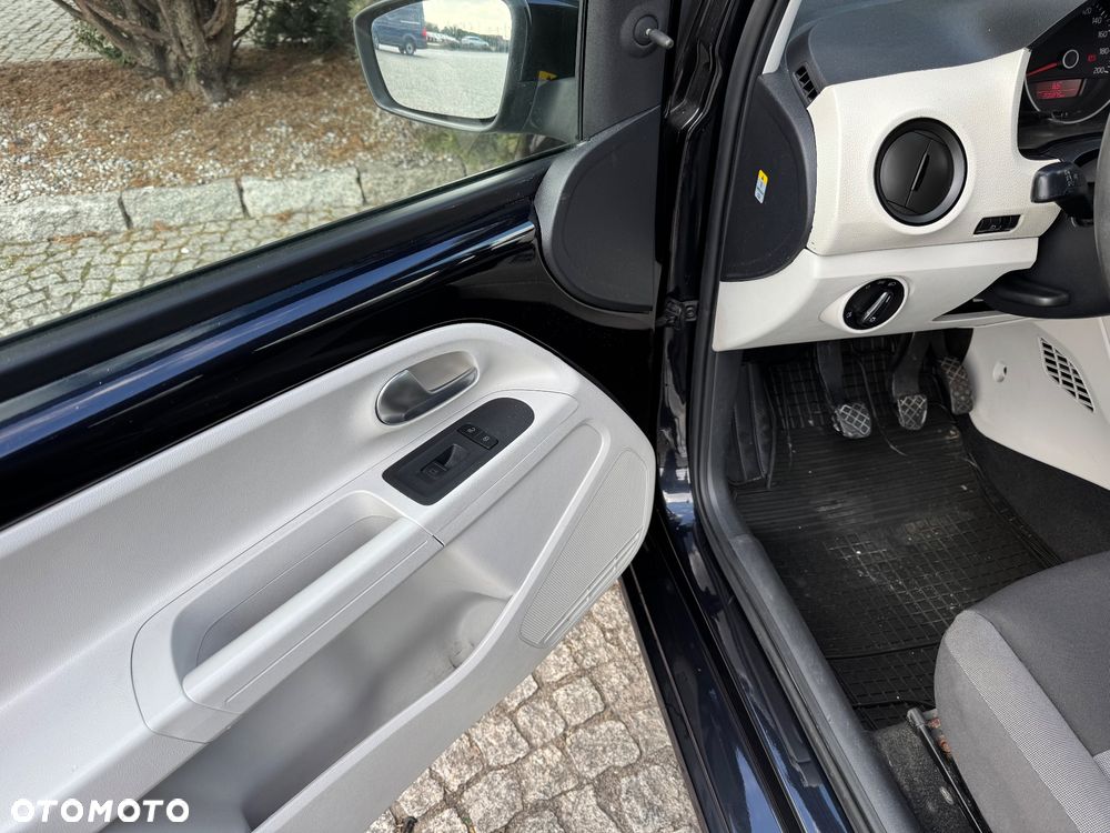 Volkswagen up! black - 19
