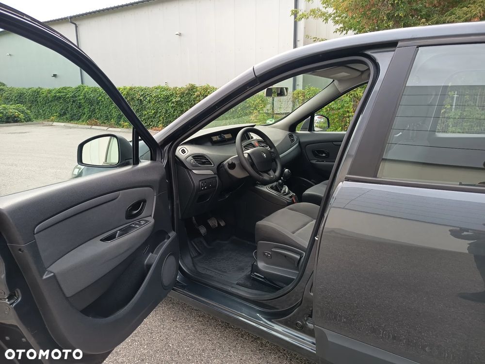 Renault Scenic 1.6 16V 110 TomTom Edition - 13