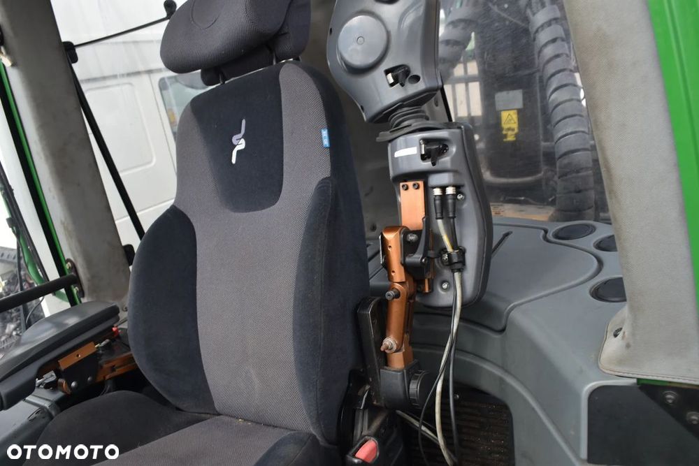 John Deere 1210E - 21