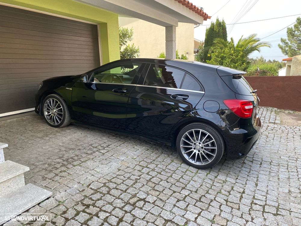 Mercedes-Benz A 200 d AMG Line - 1