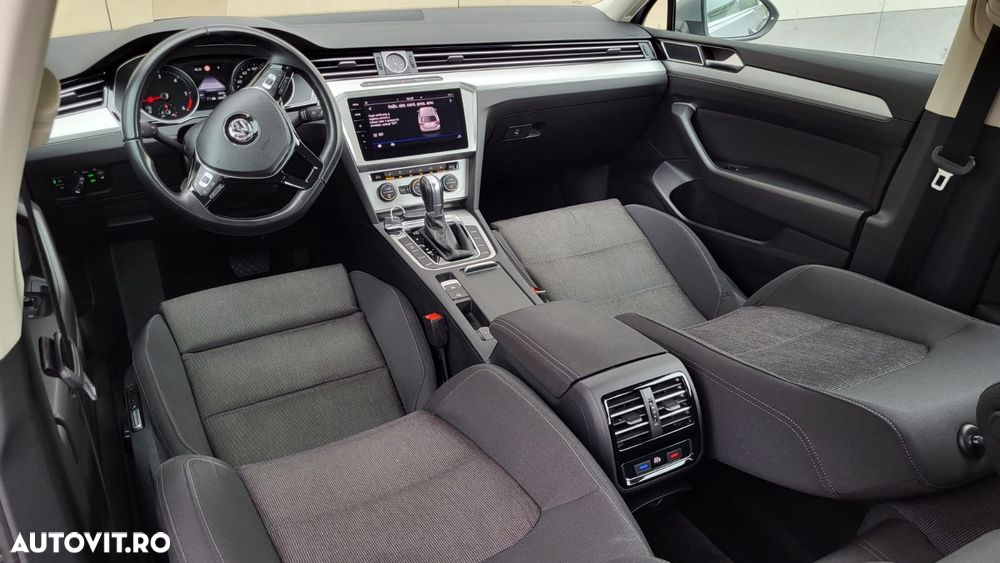 Volkswagen Passat 2.0 TDI DSG Highline - 12