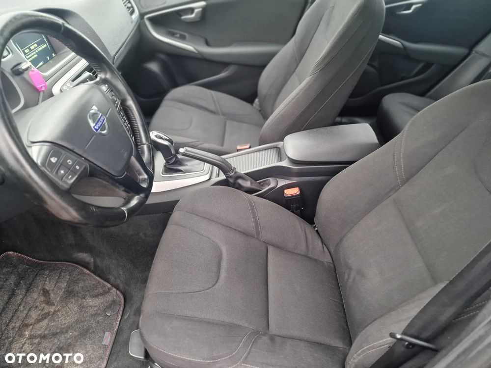 Volvo V40 D3 Geartronic Momentum - 19