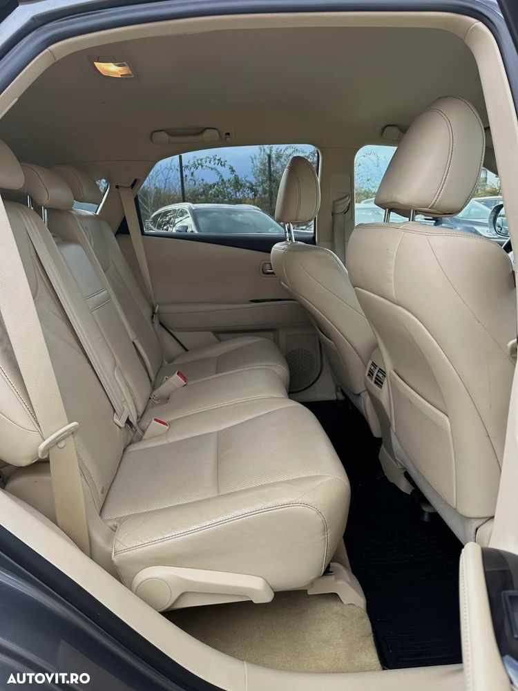 Lexus Seria RX - 17