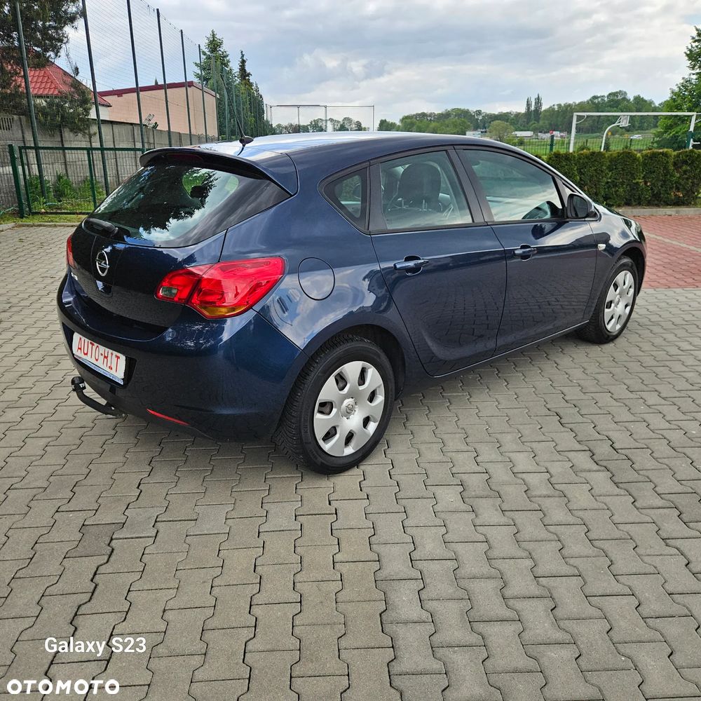 Opel Astra 1.6 Design Edition - 10