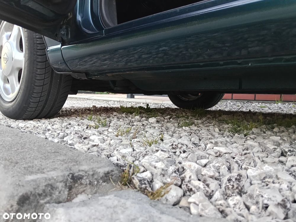 Nissan Primera 2.0 Ambiente - 31
