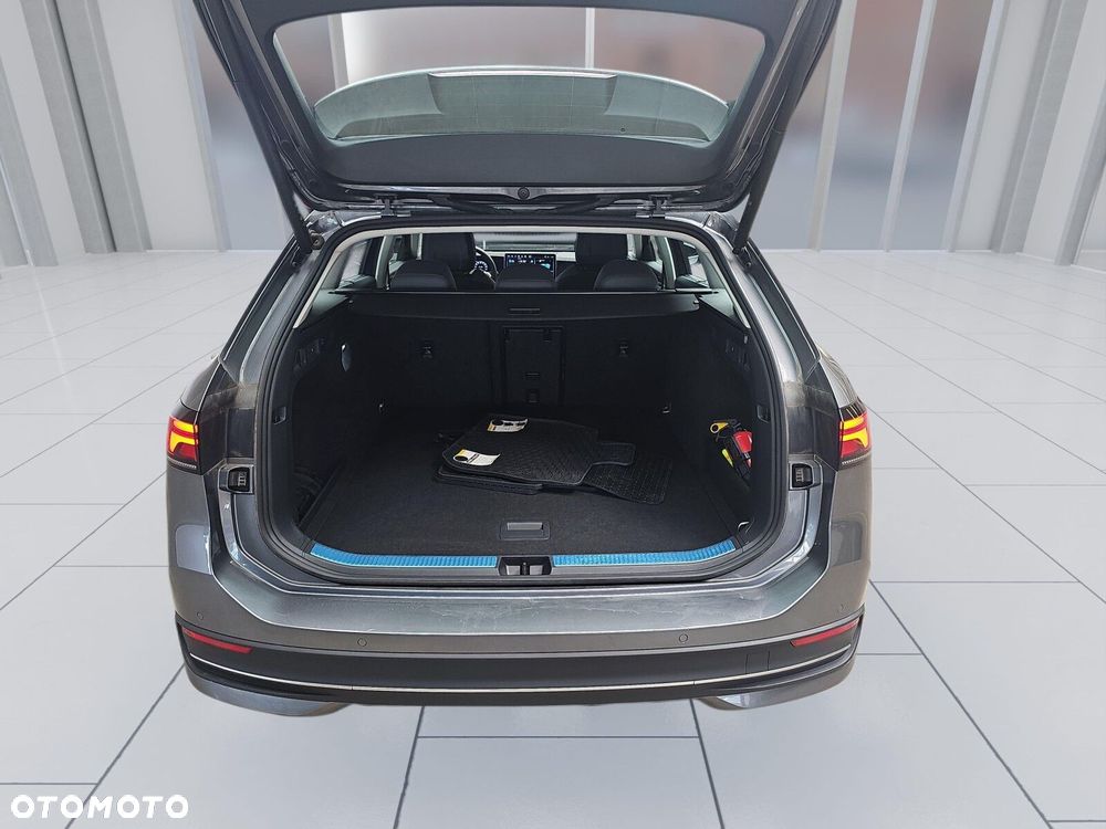 Volkswagen Passat - 20