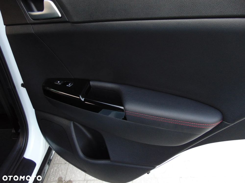 Kia Sportage 1.6 T-GDI AWD DCT GT LINE - 19