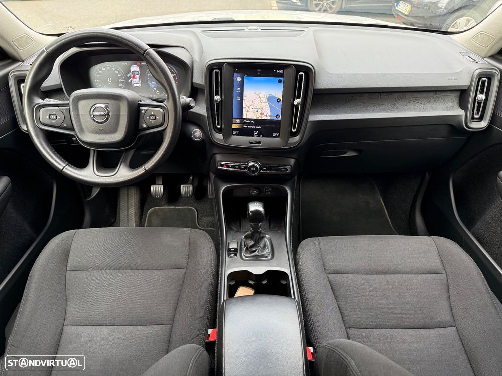 Volvo XC 40 1.5 T3 Tech Edition - 34