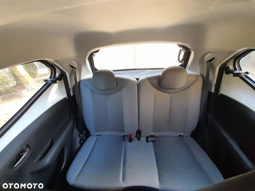 Toyota Aygo x-play - 31
