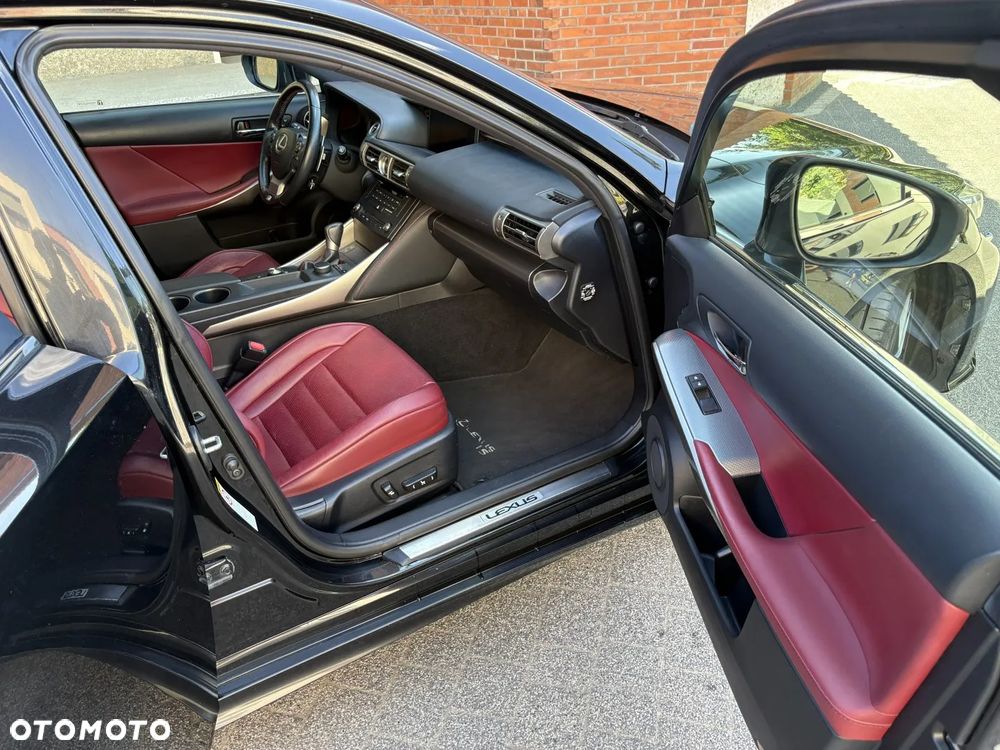 Lexus IS 300h F Impression EU6 - 10