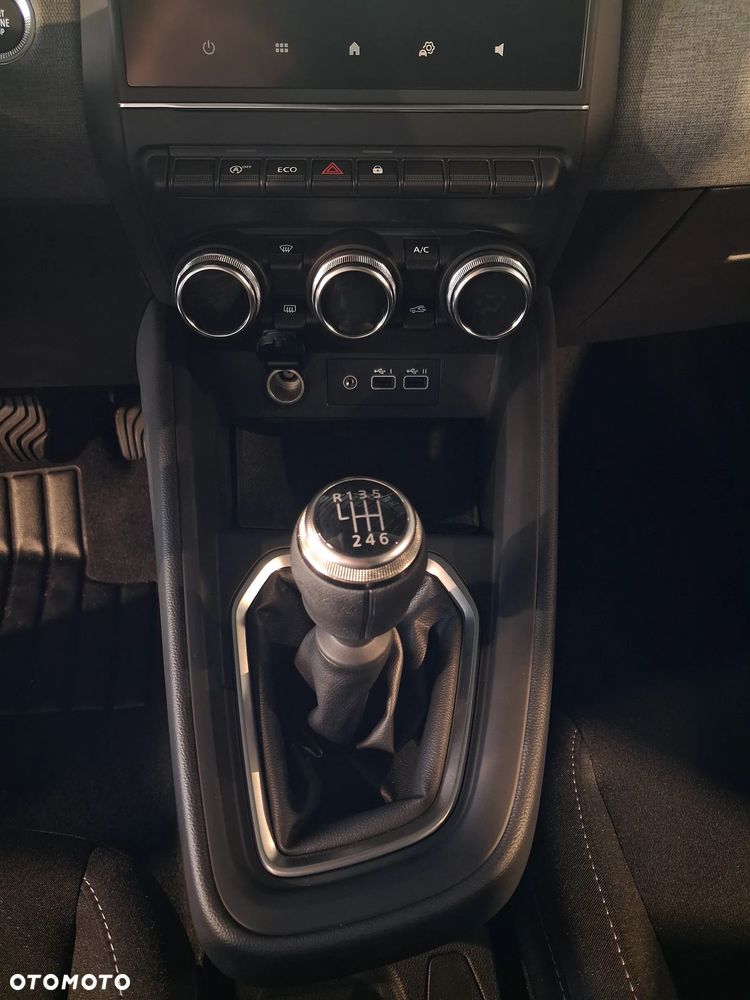 Mitsubishi Colt 1.0T Invite - 13