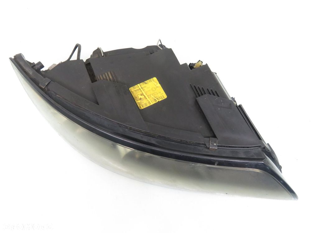 LAMPA PRAWA PRZEDNIA VOLVO S40 II (MS) 30698886RH 0301198204 - 6