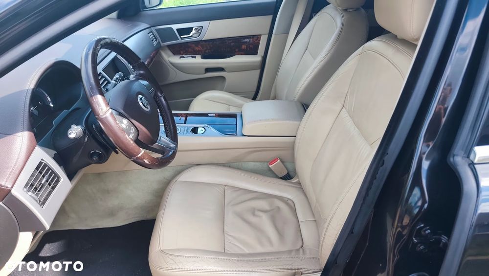 Jaguar XF 3.0 V6 - 7