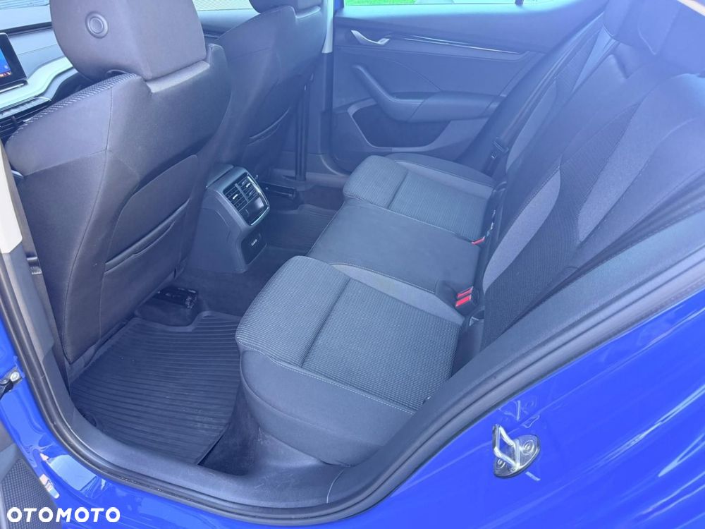 Skoda Octavia 2.0 TDI Selection DSG - 9