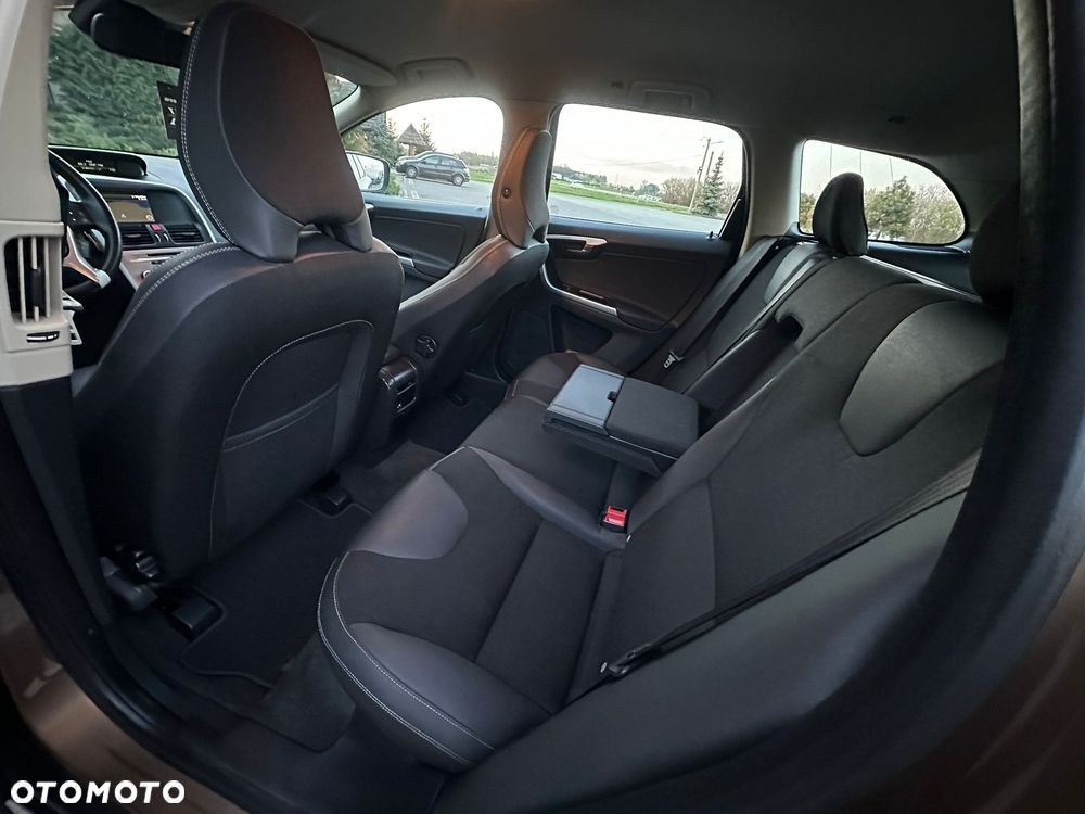 Volvo XC 60 2.4D DRIVe - 29