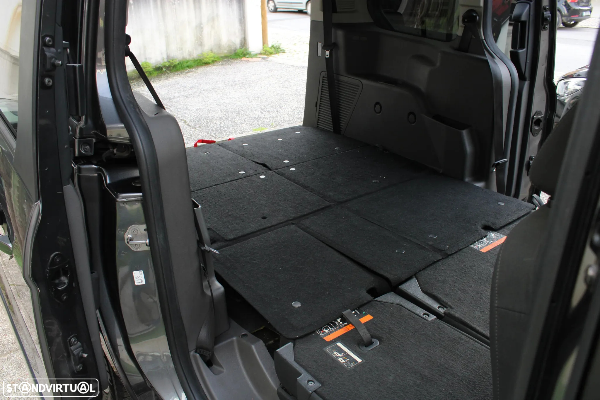 Ford Tourneo Connect Grand 1.5 TDCi Titanium - 46