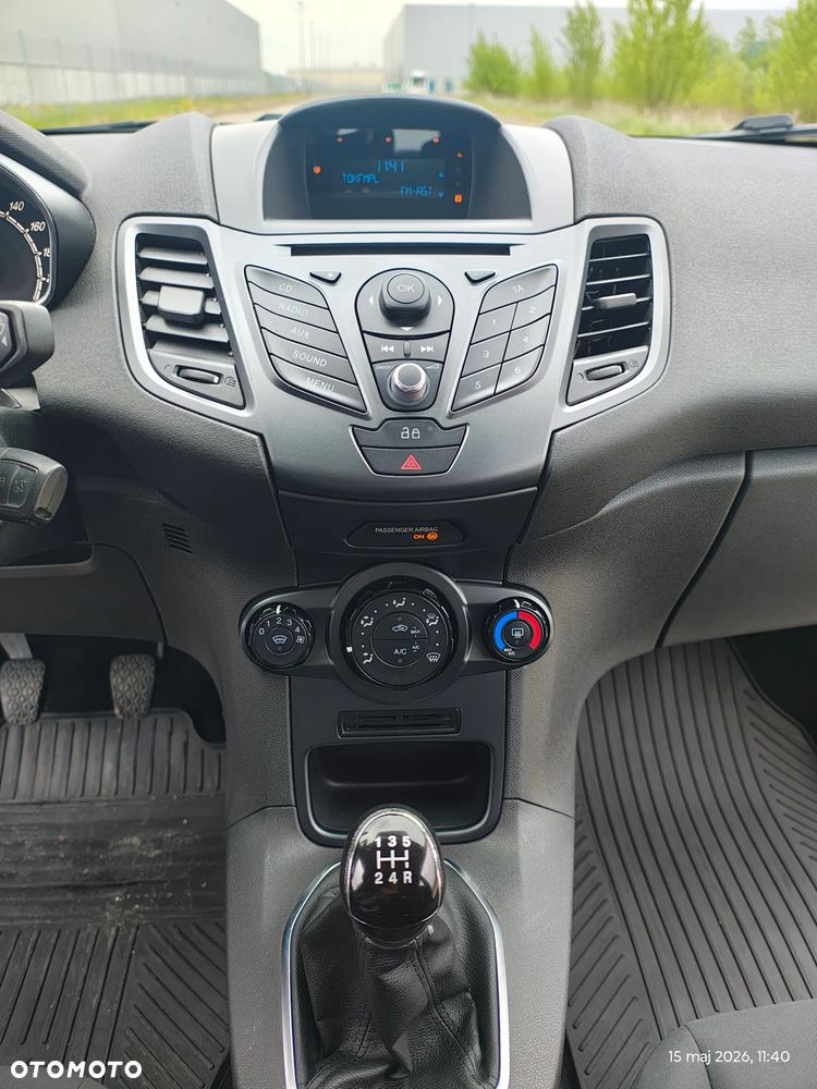 Ford Fiesta 1.0 EcoBoost Titanium - 24