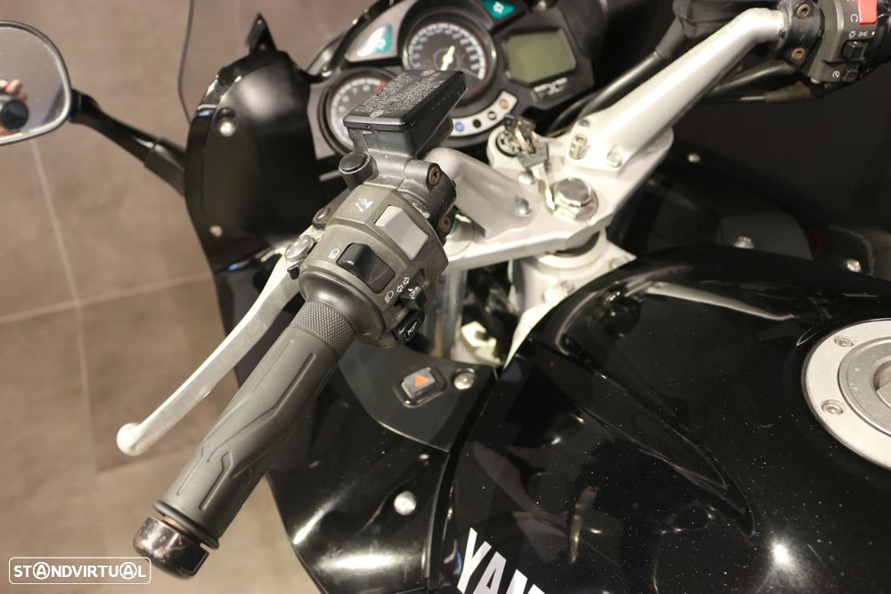 Yamaha FJR 1300 - 7