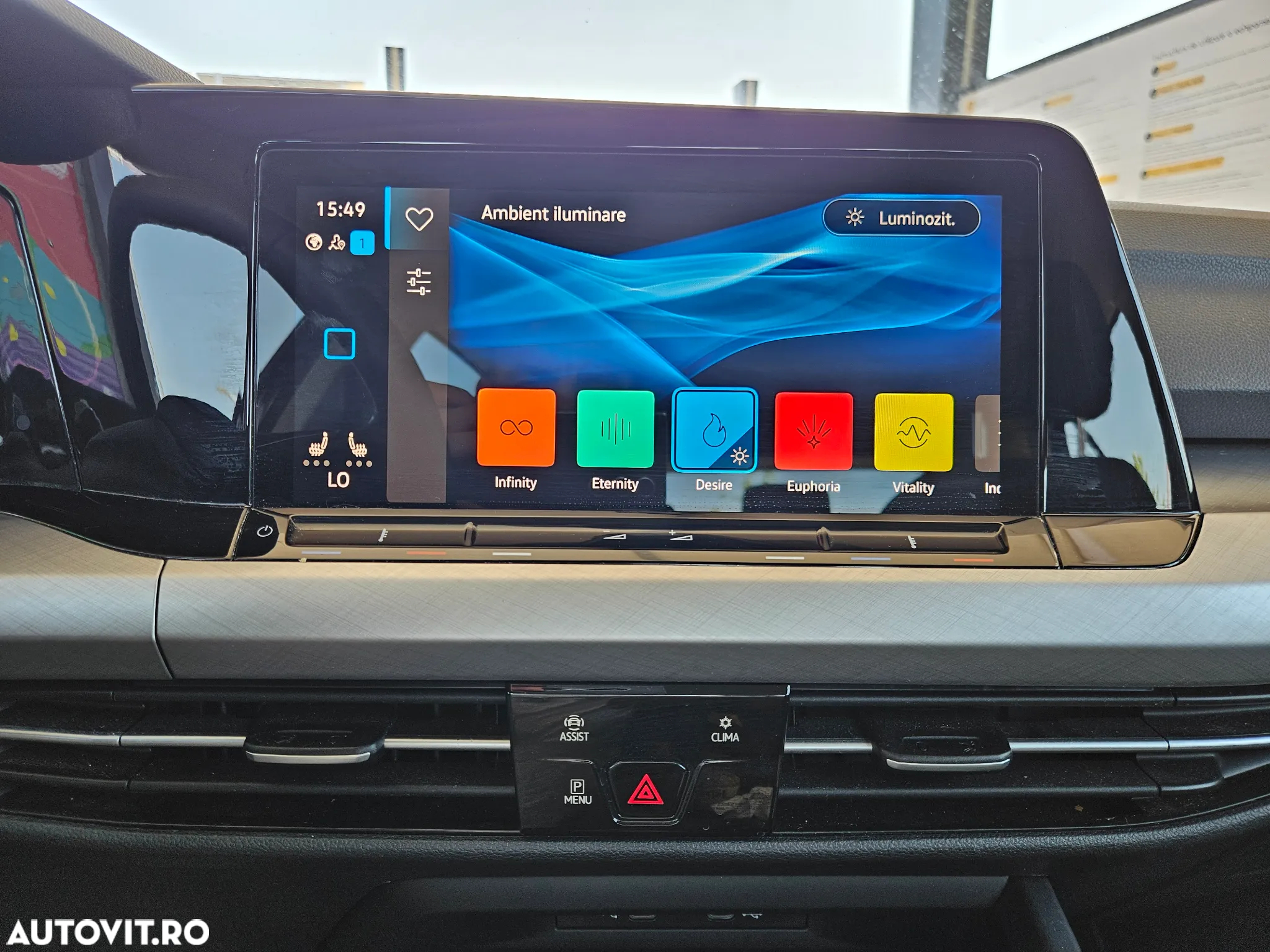 Volkswagen Golf 1.0 eTSI DSG MHEV Life - 11