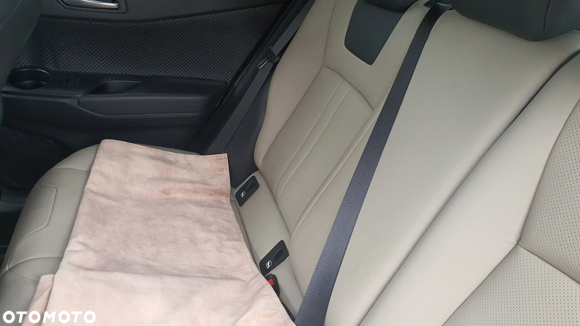 Toyota C-HR 2.0 Hybrid Selection - 6
