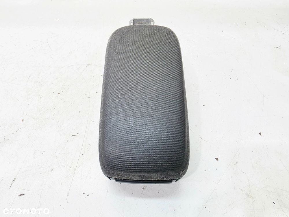 PODŁOKIETNIK PRZÓD REGULOWANY AUDI A3 8P 8P0864207F 6PS SOUL - 2